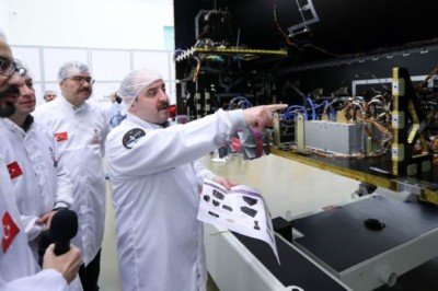 Bakan Varank, Türksat 6A'yı inceledi