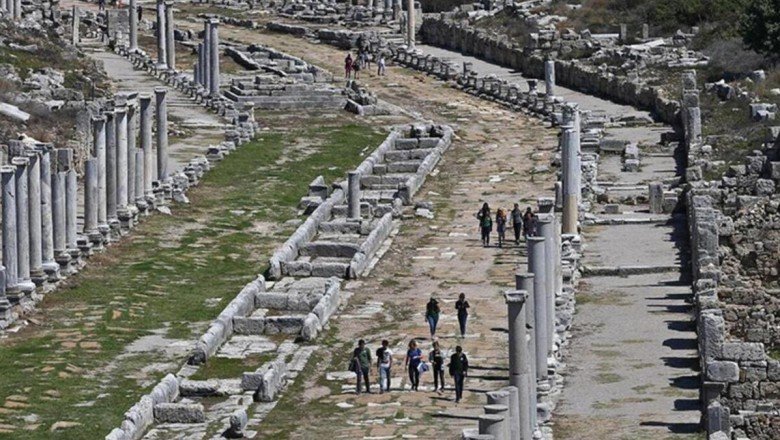 Perge Antik Kenti Nerede? Perge Antik Kenti'ne Nasıl Gidilir? Perge Tarihi Ve Özellikleri...