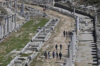 Perge Antik Kenti Nerede? Perge Antik Kenti'ne Nasıl Gidilir? Perge Tarihi Ve Özellikleri...