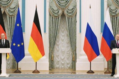 Putin ve Scholz arasında kritik görüşme