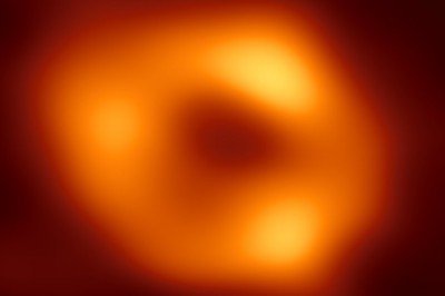 Samanyolu Galaksisi'ndeki dev kara deliğin ilk fotoğrafı çekildi