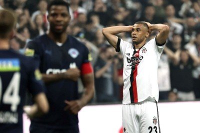 Beşiktaş evinde kayıp (Beşiktaş-Kasımpaşa maç sonucu)