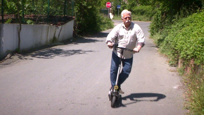 Beykoz'un 'scooterlı dedesi' teknolojiye ayak uydurdu