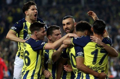 Fenerbahçe seriyi 7 maça çıkardı