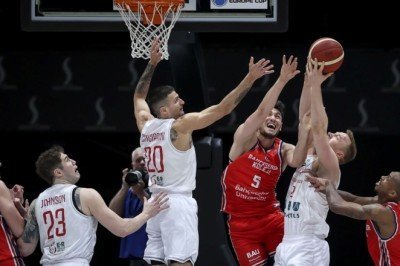 FIBA Europe Cup: Bahçeşehir Koleji şampiyonluk yolunu yarıladı