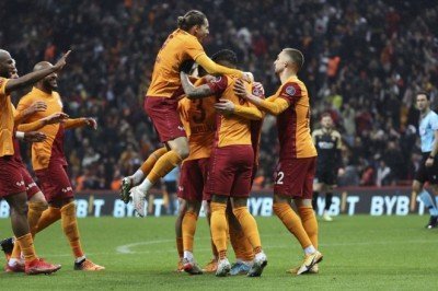 Galatasaray ikinci yarıda güldü