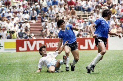 Maradona'nın kızına göre satışa çıkarılan forma farklı