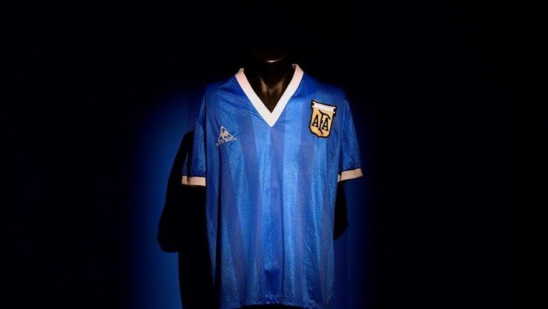 Maradona'nın 'Tanrının eli' forması 7,1 milyon sterline satıldı