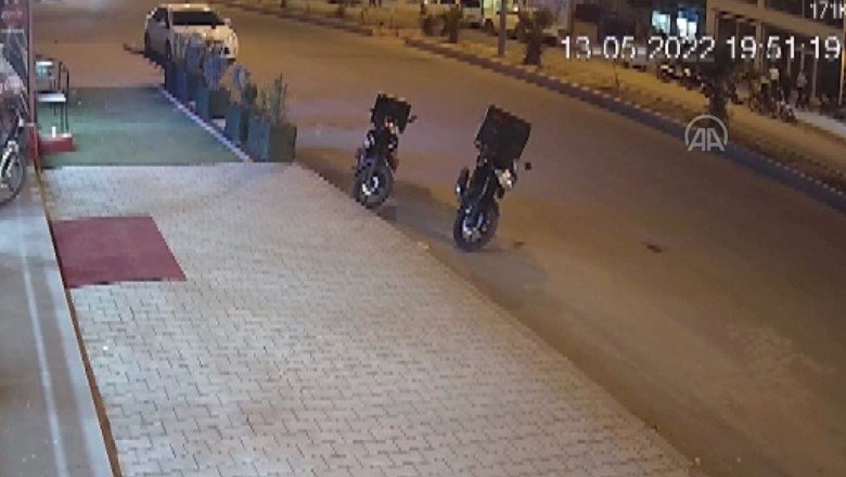 Motosikletin bisiklete çarpması sonucu biri ağır 2 kişi yaralandı