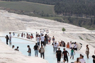 Pamukkale'ye 4 ayda 240 bin ziyaretçi