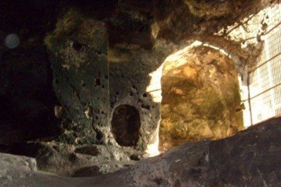 Yarımburgaz Mağarası Nerede, Nasıl Gidilir? Yarımburgaz Mağarası Tarihi Ve Özellikleri...