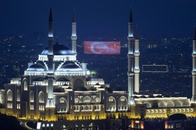 Büyük Çamlıca Camii'ni 3 yılda 25 milyon kişi ziyaret etti