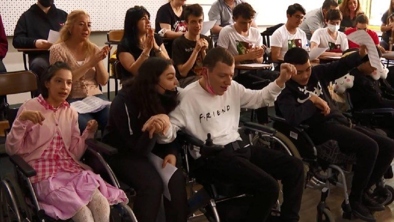 Engelleri sanat ve sporla aştılar