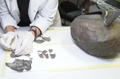 Gümüş kabın restorasyonu 8 yıl sürdü