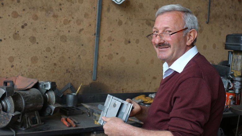 'Kilitçi Necati' dede mesleğini 40 yıldır ayakta tutuyor