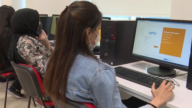 'Mekansız üniversite' uygulamasına ışık tutan yerli portal