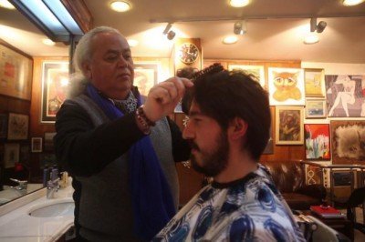 Sergi değil, berber salonu