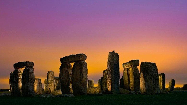 5 bin yıllık Stonehenge'in çevresinde 10 bin yıllık gizemli çukurlar bulundu