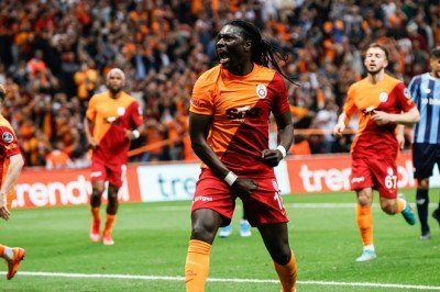 Adana Demirspor'u deviren Galatasaray taraftarına galibiyetle veda etti