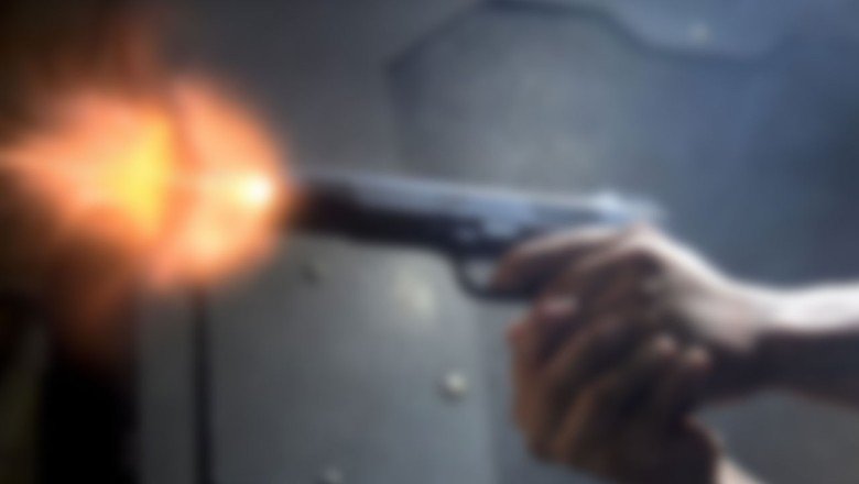 Çocuk kreşinde dehşet olay! Yorgun mermi camı kırdı