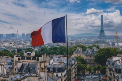 Fransa'da mahkeme caminin kapatılmasını hukuka aykırı buldu