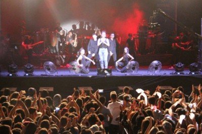 Sultangazi'de İrem Derici konserinde kavga çıktı, konser yarıda kaldı