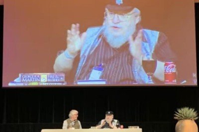 George R. R. Martin: Game of Thrones, Orta Dünya'nın The Sopranos'u diye pazarlandı