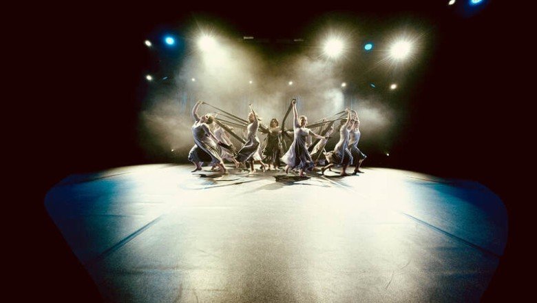 Lise öğrencileri kadına yönelik şiddete dansla tepki gösteriyor