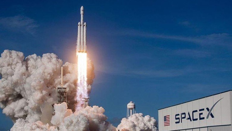 SpaceX, uzaya 53 Starlink uydusu fırlattı