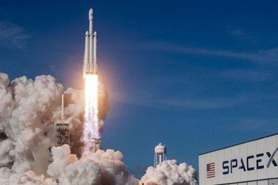 SpaceX, uzaya 53 Starlink uydusu fırlattı