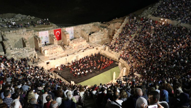 1690 yıllık hasret son buldu: Laodikya Antik Tiyatrosu izleyicilerle buluştu