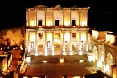 Efes Antik Kenti, özel ledlerle aydınlatıldı