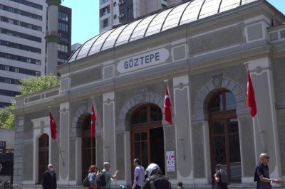 Tren istasyonunda sanat