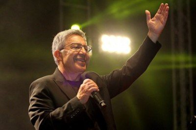 Zülfü Livaneli'nin 'Yiğidim Aslanım' şarkısı İngilizce ağıda dönüştürüldü