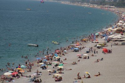 Antalya’ya havayoluyla gelen turist sayısı 3 milyonu geçti: Yüzde 227 artış