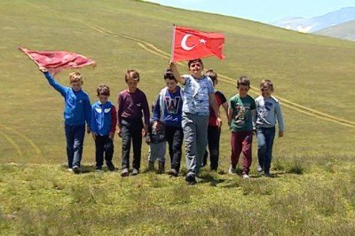 Karadeniz yaylalarında 'kuza kuza geleneği' yaşatılıyor