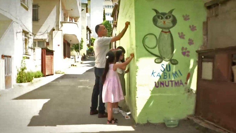 Mahalleyi renklendiren ressam