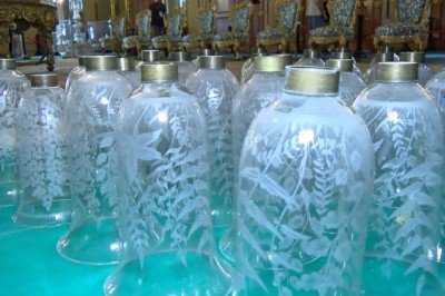 166 yıllık kristal şamdanlar özel bakıma alındı