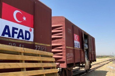 AFAD'dan Pakistan'a 26 bin çadır, 400 binden fazla gıda ve hijyen kolisi desteği