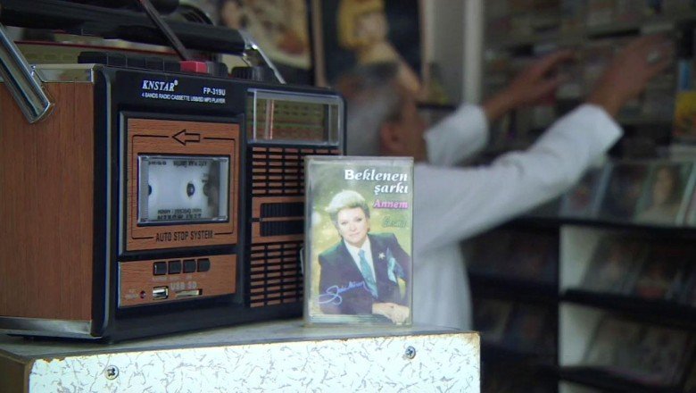 Bu dükkan zamana meydan okuyor... Kaset dinlemek ayrıcalık