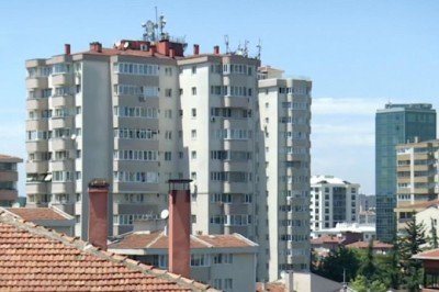 Ev sahibinin taahhütname oyunu: Kiracı tatildeyken evinden oldu