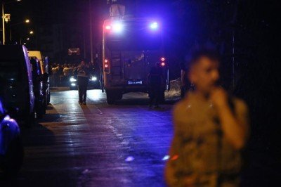 Mersin'de polisevine silahlı saldırı: 1 polis memuru şehit oldu