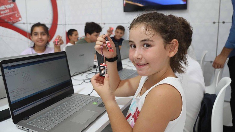 T3 Vakfı'nın TEKNOFEST'teki atölyelerinde 30 bin çocuk eğitim aldı