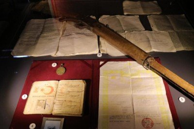 Yunan generali esir alanlardan Bayram Bayazıt'ın hatıraları Taş Mektepte yaşatılıyor