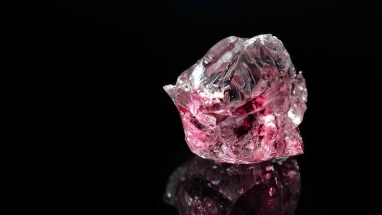 Dünyanın "en nadide" pembe elmaslarından biri, satışa çıkıyor; fiyatı ne kadar?