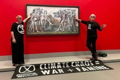 İklim aktivistleri Picasso tablosuna ellerini yapıştırdı