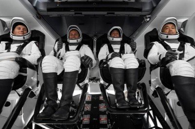 SpaceX,  Uluslararası Uzay İstasyonu’na 3 astronot ve 1 kozmonot gönderdi