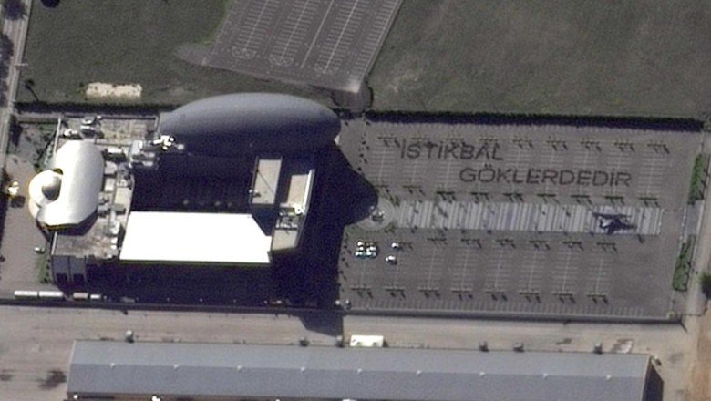 Bin öğrenci 'İstikbal Göklerdedir' yazdı: Göktürk1 700 kilometreden görüntüledi