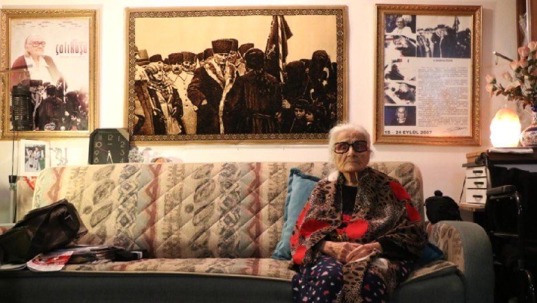 İlanına tanıklık ettiği Cumhuriyetin 99. yılını kutluyor