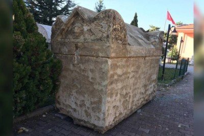 İnşaat kazısında Roma dönemine ait lahit bulundu